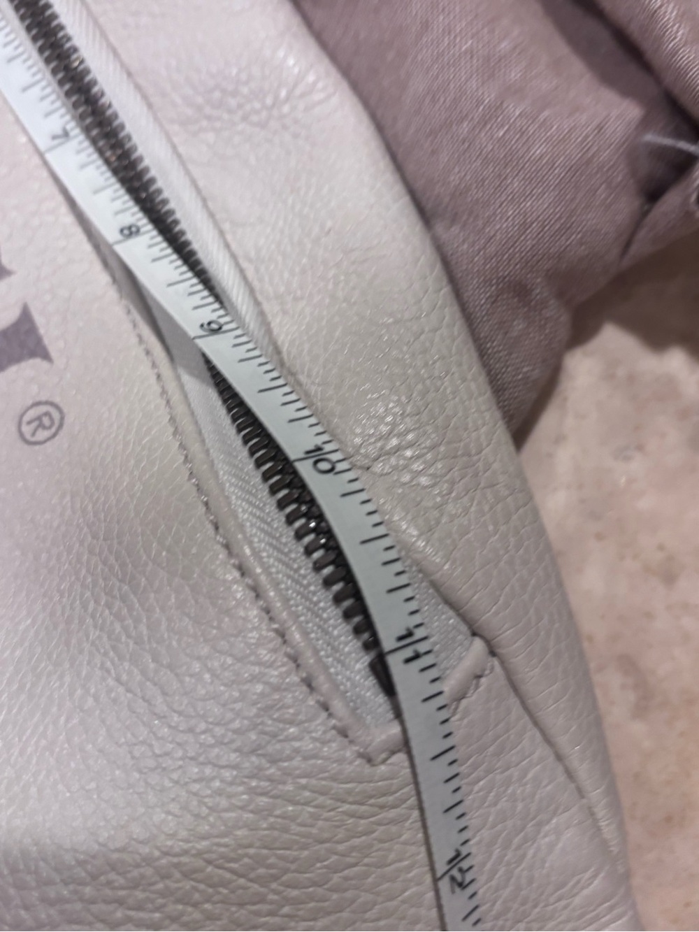 COA Authentic Gucci Unisex Large Bum Bag - Pristine Condition - Picture 8 of 10